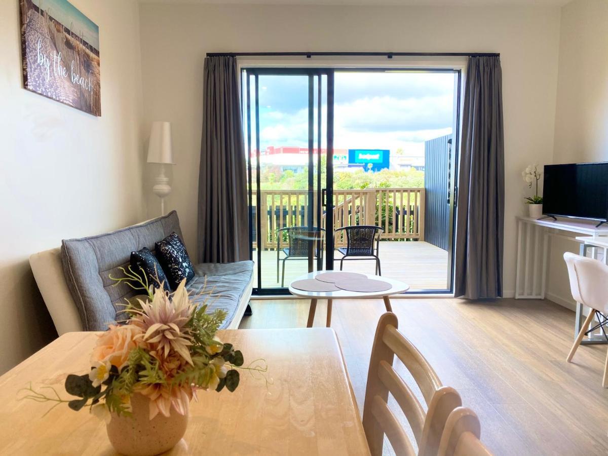 Stunning Townhouse - Walking To Botany Shopping Center Apartment Auckland Luaran gambar