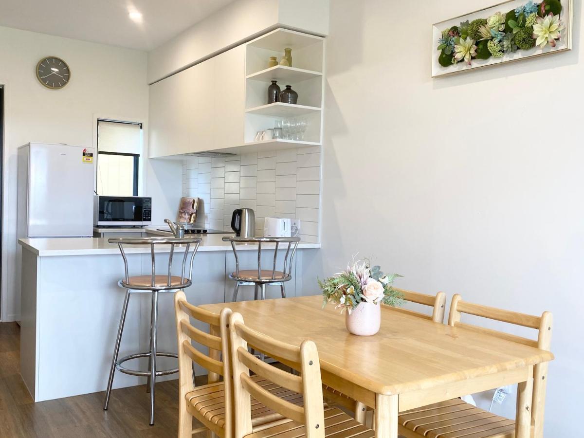 Stunning Townhouse - Walking To Botany Shopping Center Apartment Auckland Luaran gambar